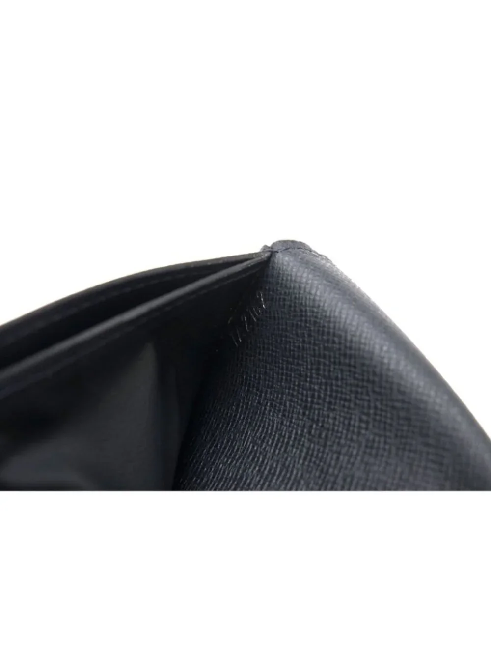 Louis Vuitton Wallet Leather Black Taiga Portefeuille Long Billfold No Coin